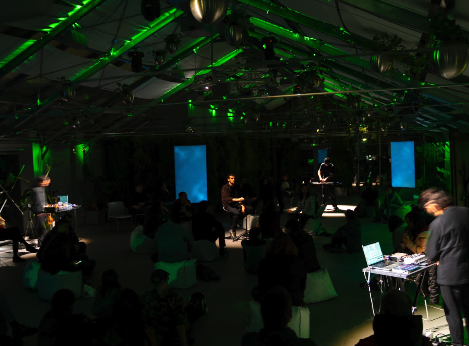 Rustle, la performance nello spazio di Serra Madre